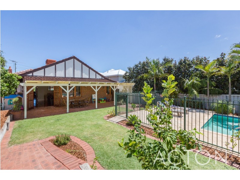 96 Pangbourne Street, Wembley WA 6014