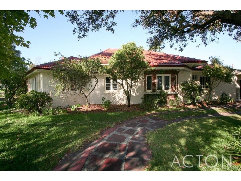 44 Gallop Road, Dalkeith WA 6009