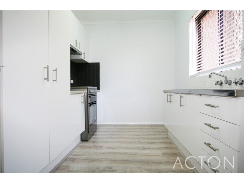 7/4 Freshwater Parade, Claremont WA 6010