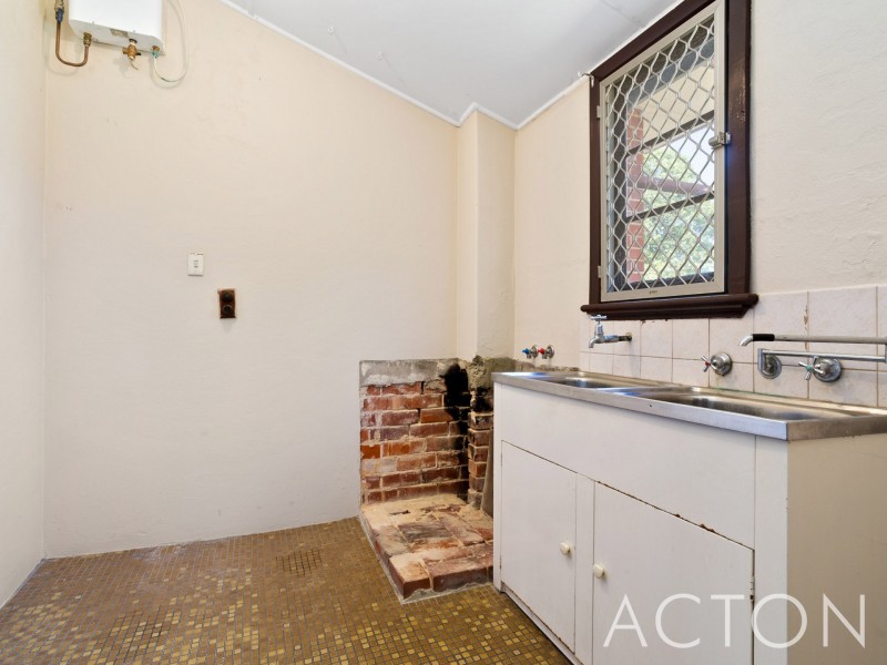 32 O’Neile Parade, Redcliffe WA 6104
