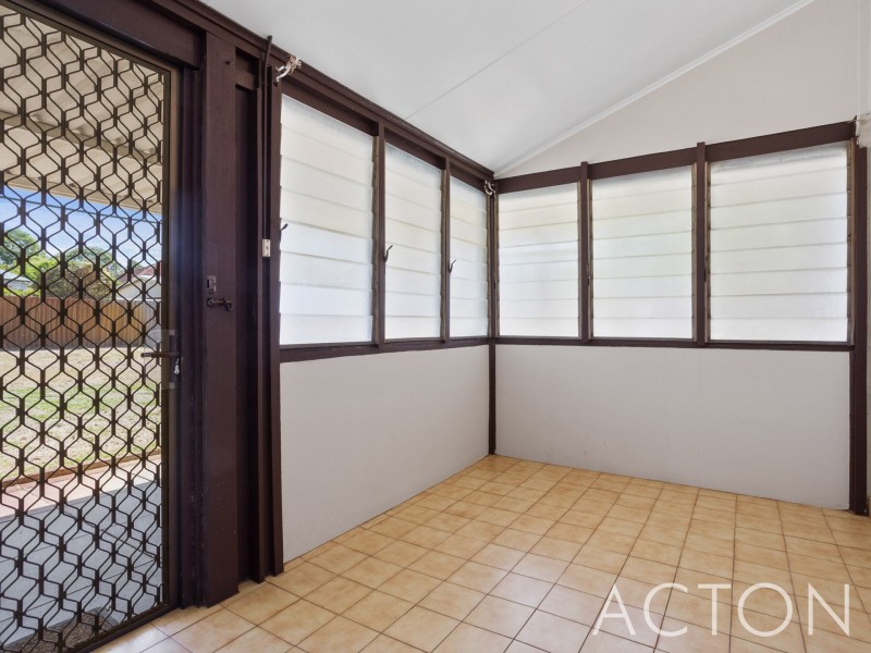 32 O’Neile Parade, Redcliffe WA 6104