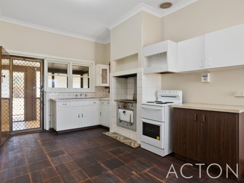 32 O’Neile Parade, Redcliffe WA 6104
