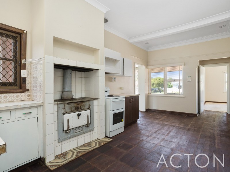 32 O’Neile Parade, Redcliffe WA 6104