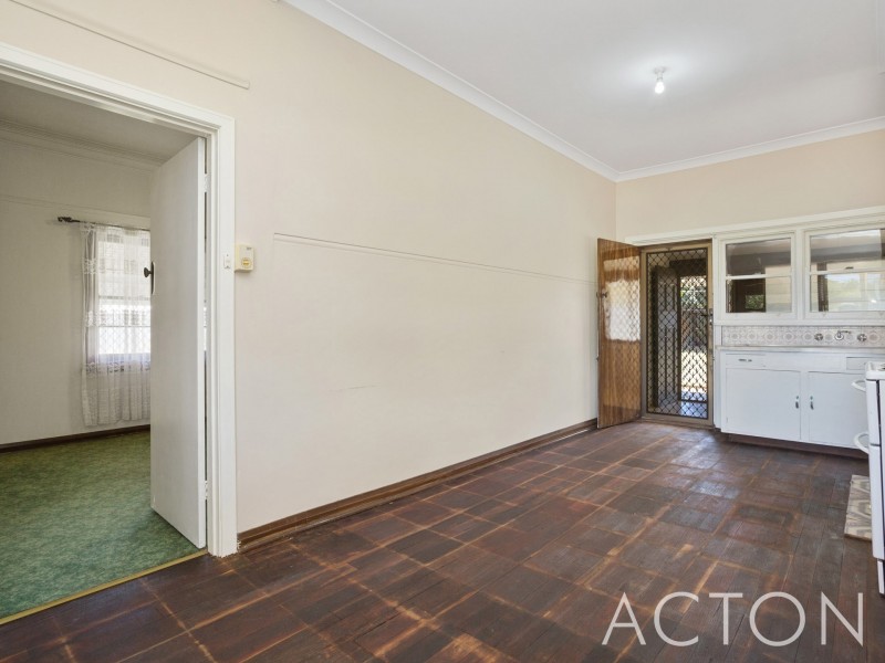 32 O’Neile Parade, Redcliffe WA 6104