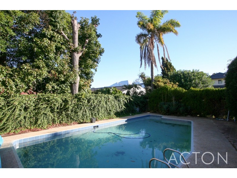 33 COLIN STREET, Dalkeith WA 6009