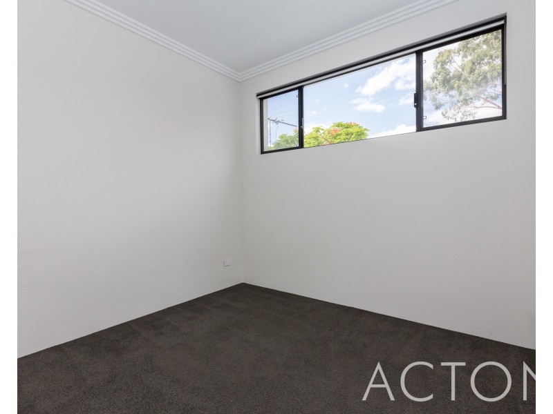 2/226 Hampden Road, Crawley WA 6009