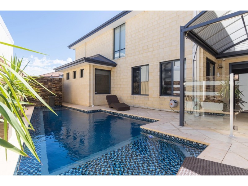 8 Milano Avenue, Stirling WA 6021