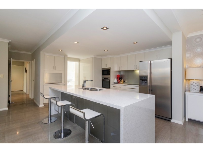 8 Milano Avenue, Stirling WA 6021