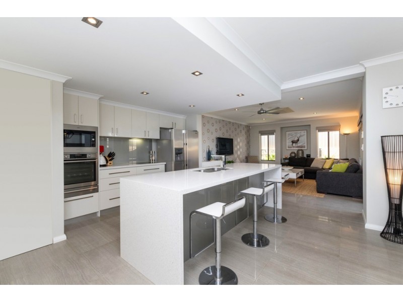 8 Milano Avenue, Stirling WA 6021