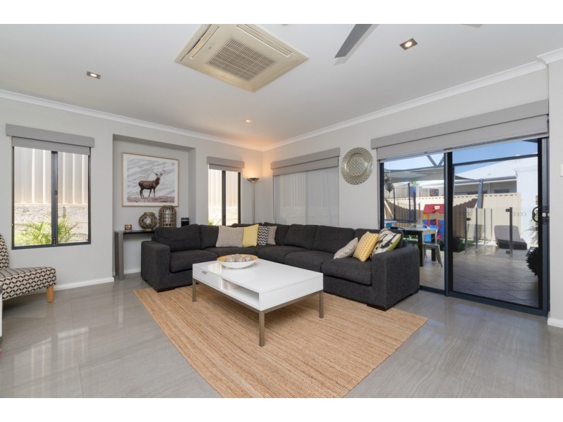 8 Milano Avenue, Stirling WA 6021