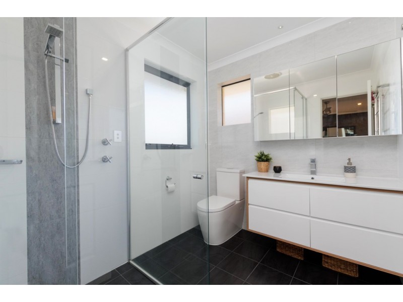 8 Milano Avenue, Stirling WA 6021