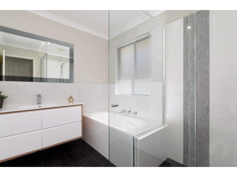 8 Milano Avenue, Stirling WA 6021