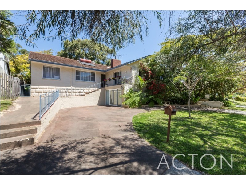 25 Dover Crescent, Wembley Downs WA 6019