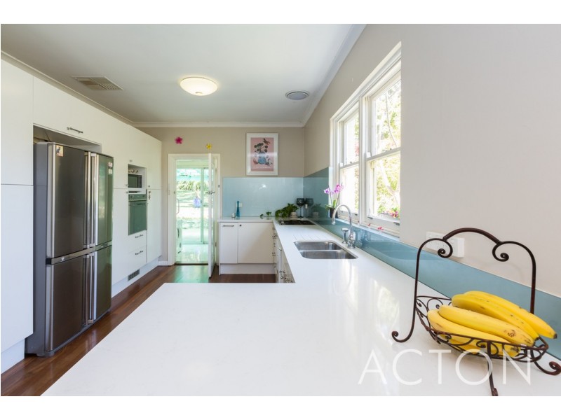 25 Dover Crescent, Wembley Downs WA 6019