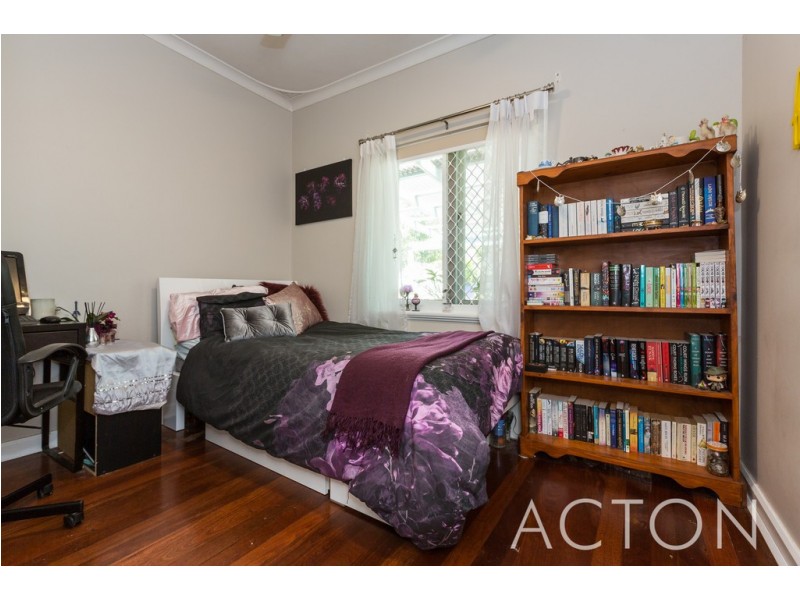 25 Dover Crescent, Wembley Downs WA 6019