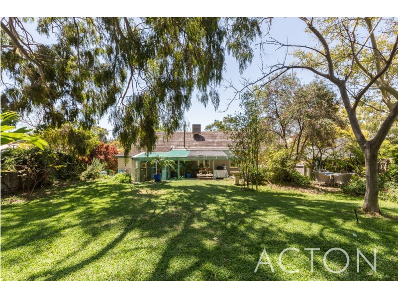 25 Dover Crescent, Wembley Downs WA 6019