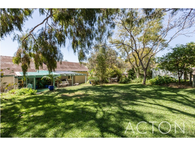 25 Dover Crescent, Wembley Downs WA 6019