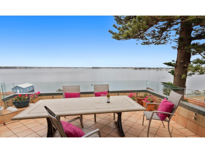 4F/10 Mounts Bay Road, Crawley WA 6009