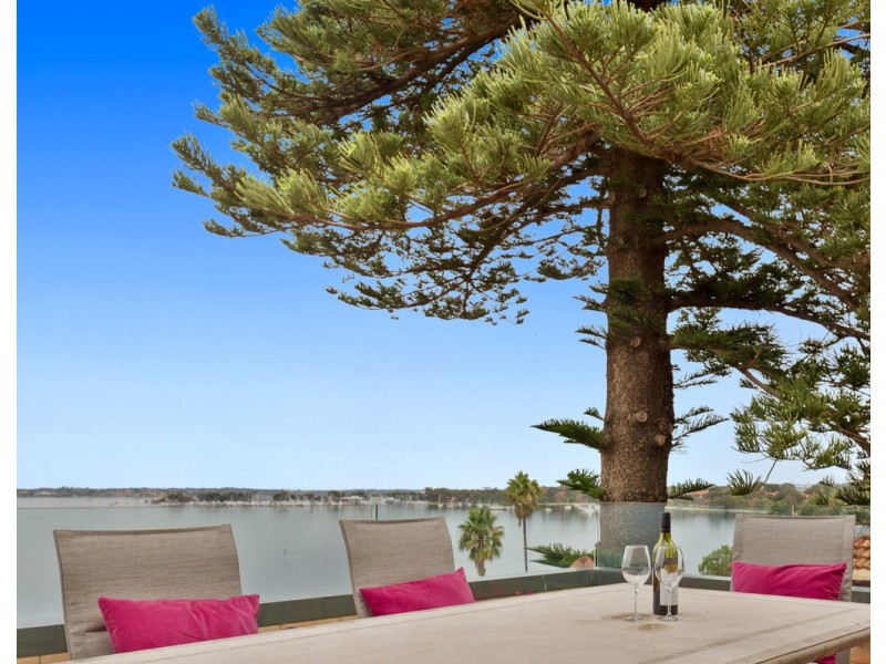 4F/10 Mounts Bay Road, Crawley WA 6009