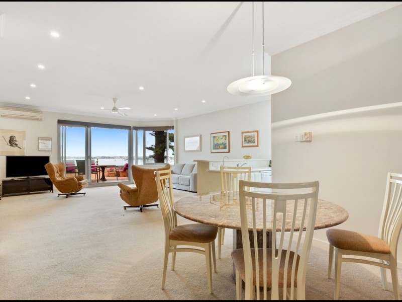 4F/10 Mounts Bay Road, Crawley WA 6009