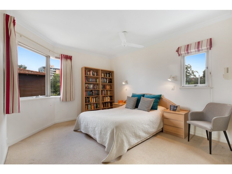 4F/10 Mounts Bay Road, Crawley WA 6009