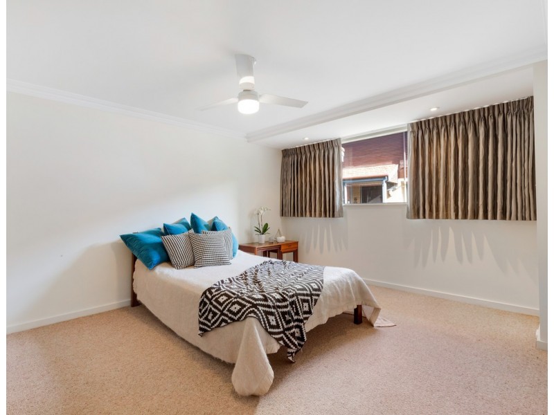 4F/10 Mounts Bay Road, Crawley WA 6009