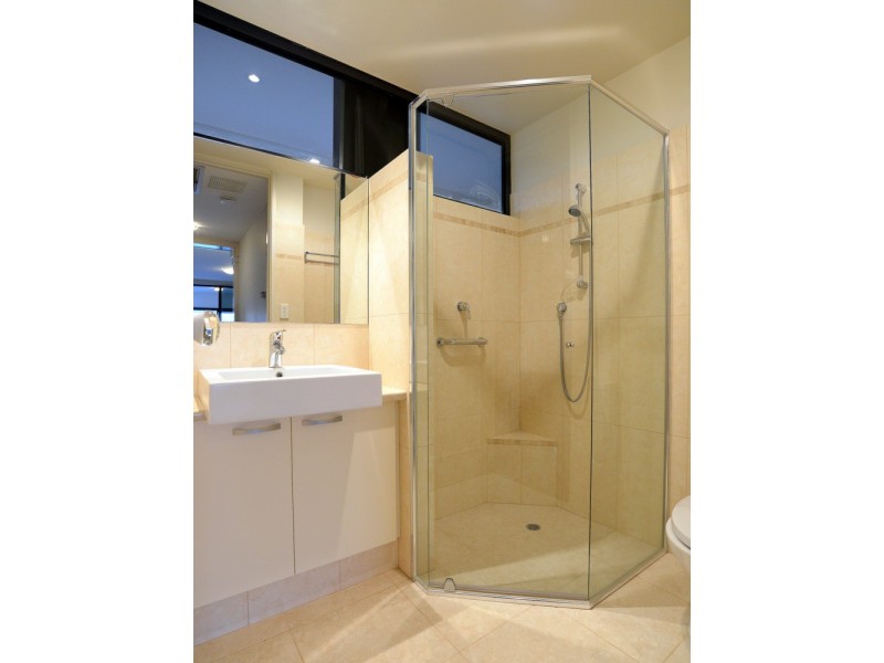 5/2 Bindaring Parade, Claremont WA 6010