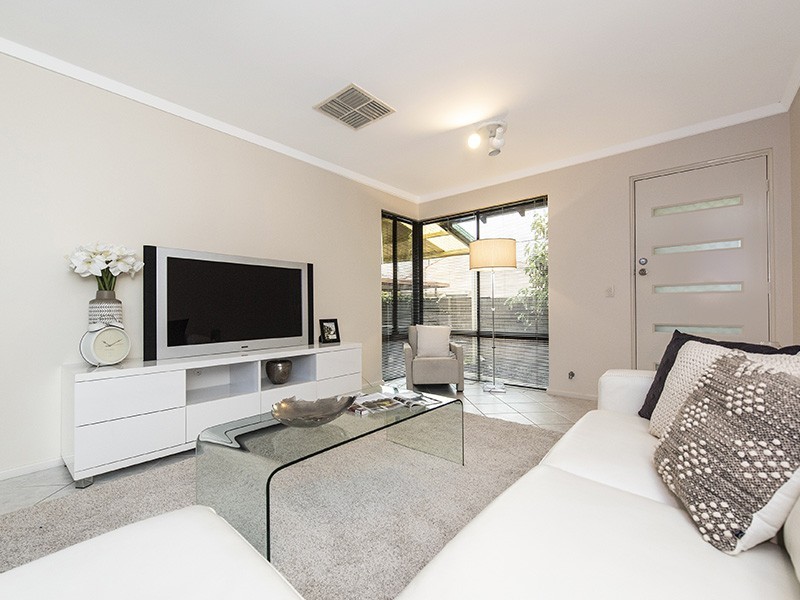 4/7 Park Street, Como WA 6152