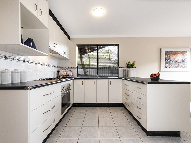 4/7 Park Street, Como WA 6152