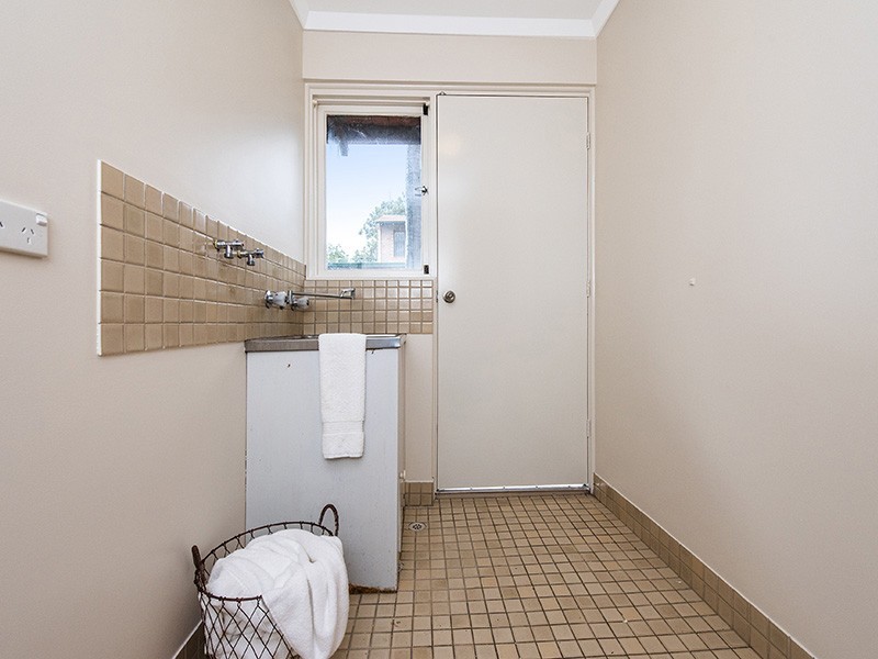 4/7 Park Street, Como WA 6152