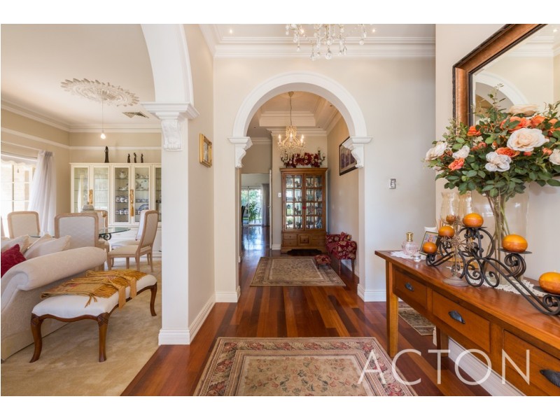 34 Howes Crescent, Dianella WA 6059