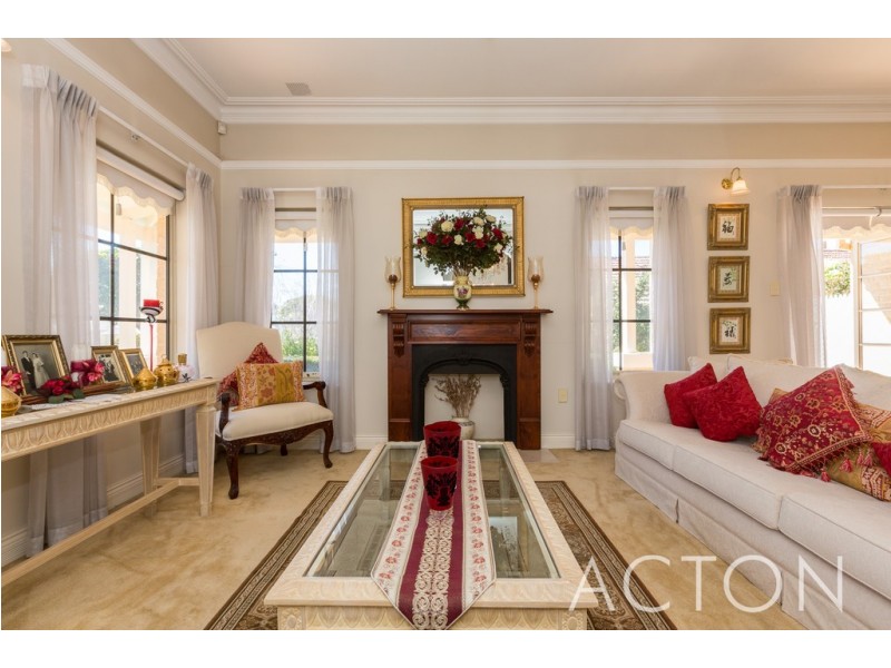 34 Howes Crescent, Dianella WA 6059