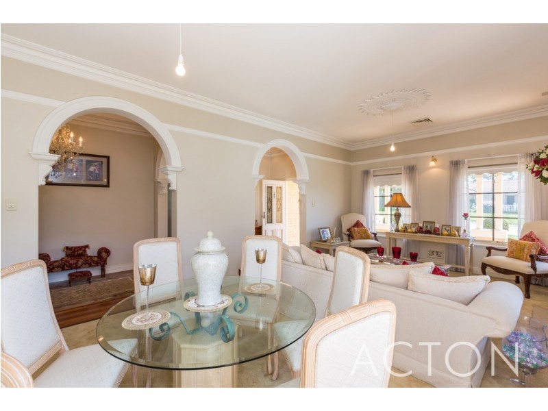 34 Howes Crescent, Dianella WA 6059