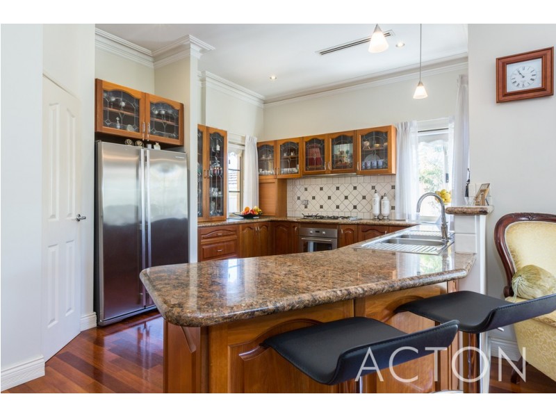 34 Howes Crescent, Dianella WA 6059