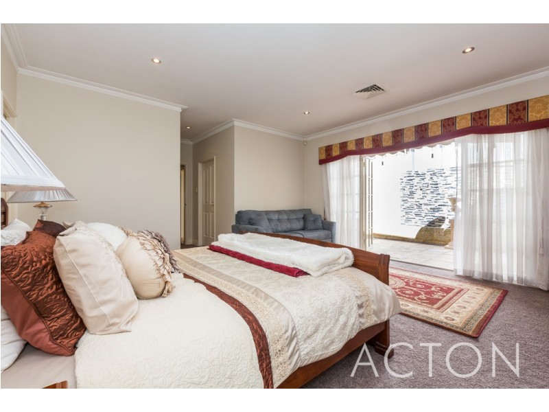 34 Howes Crescent, Dianella WA 6059