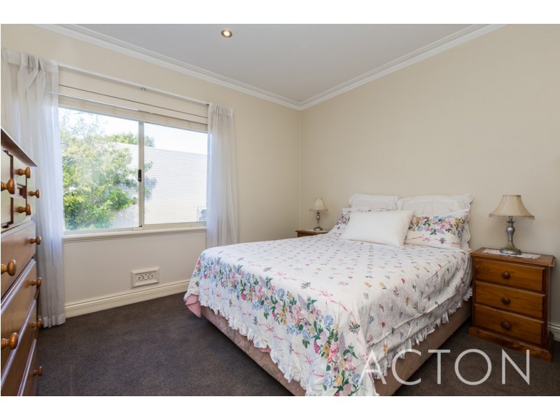 34 Howes Crescent, Dianella WA 6059