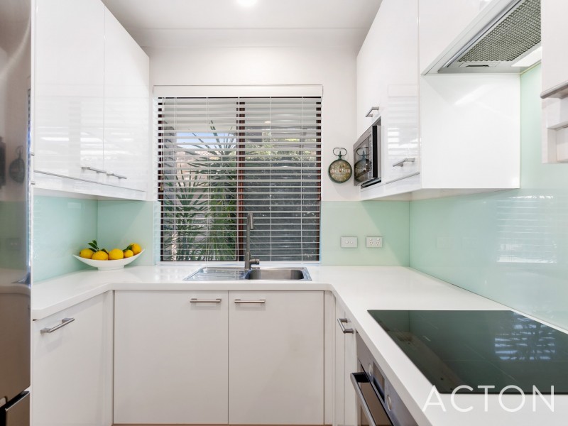 10/2 Waroonga Road, Nedlands WA 6009