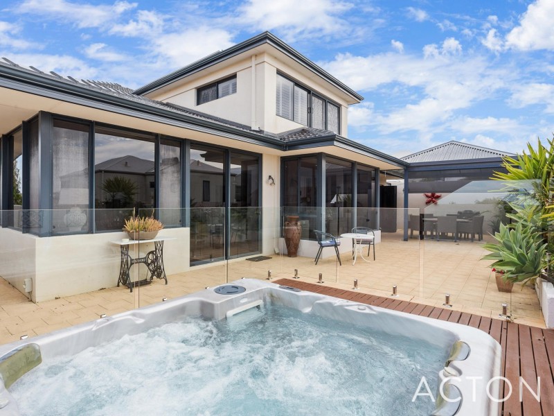 8 Seaview Place, Wannanup WA 6210