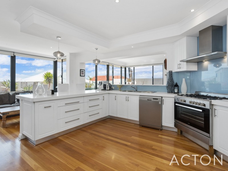 8 Seaview Place, Wannanup WA 6210