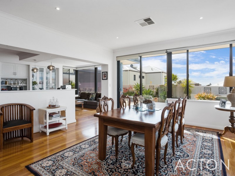 8 Seaview Place, Wannanup WA 6210