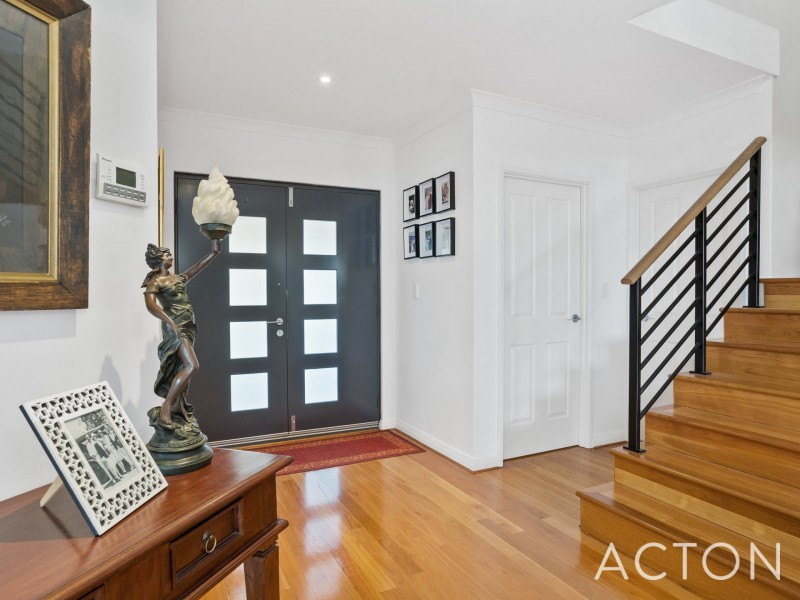 8 Seaview Place, Wannanup WA 6210