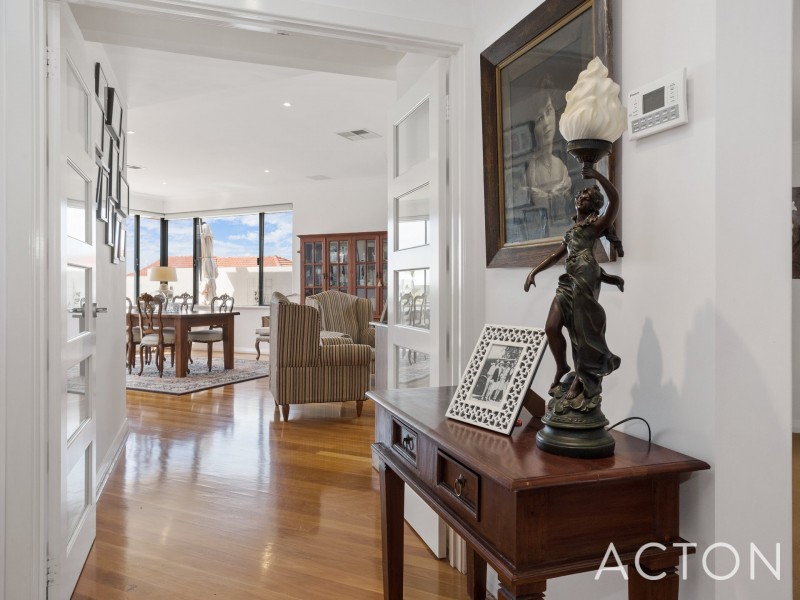 8 Seaview Place, Wannanup WA 6210