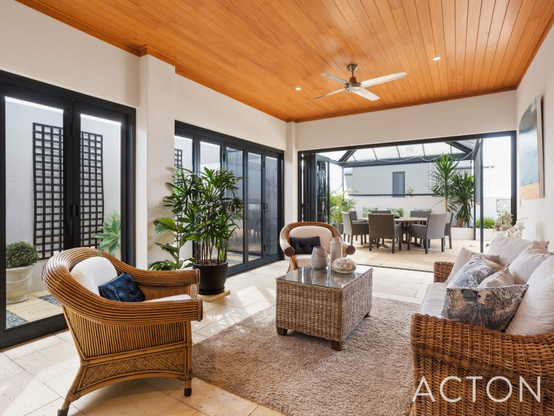 8 Seaview Place, Wannanup WA 6210