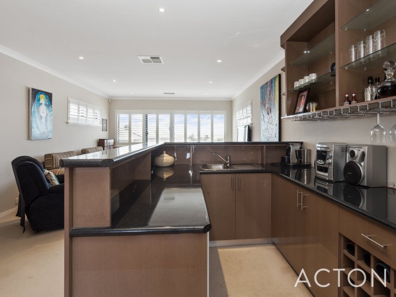 8 Seaview Place, Wannanup WA 6210
