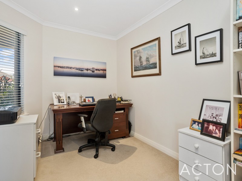 8 Seaview Place, Wannanup WA 6210