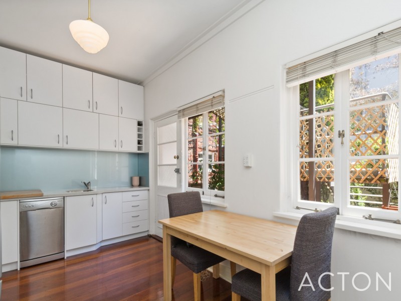 2/93 Stirling Highway, Nedlands WA 6009