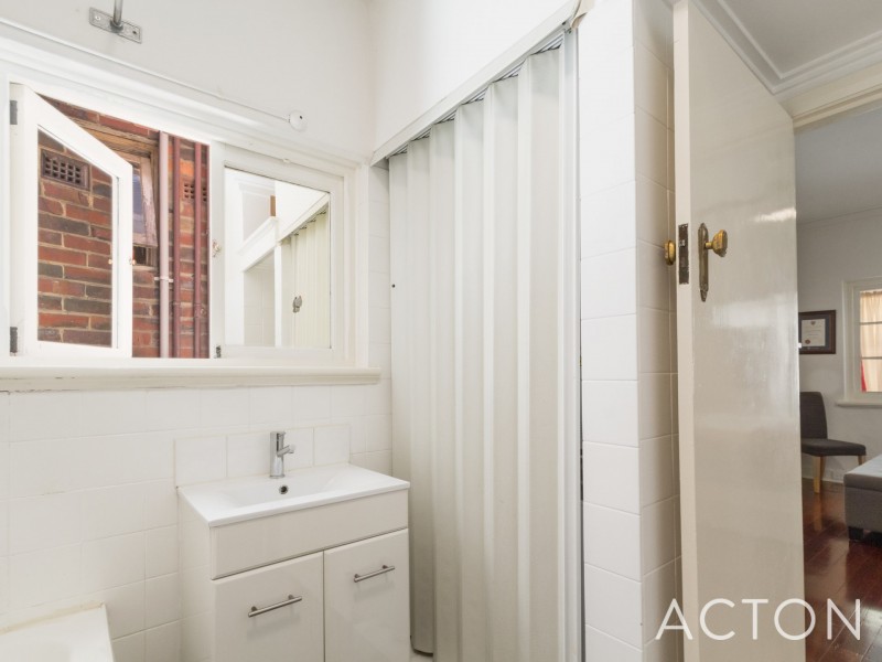 2/93 Stirling Highway, Nedlands WA 6009