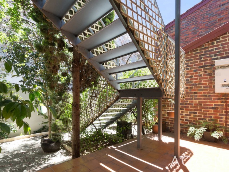 2/93 Stirling Highway, Nedlands WA 6009