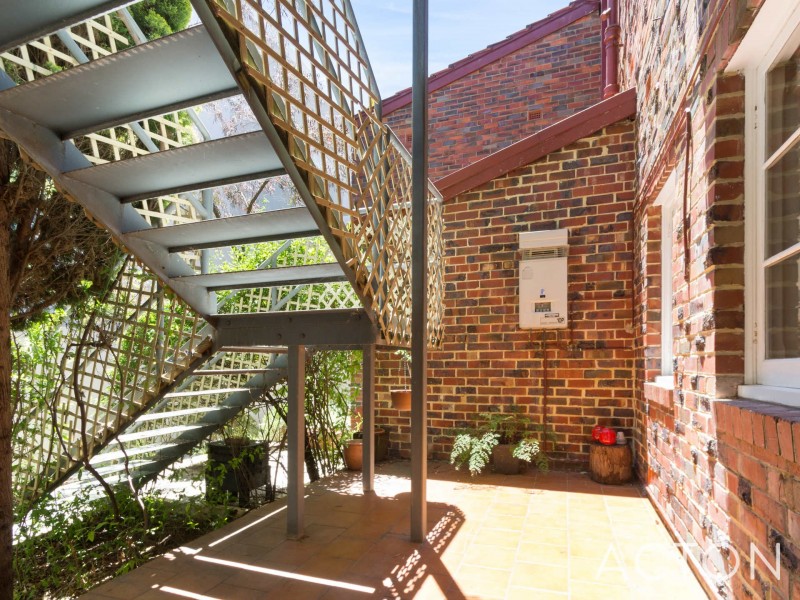 2/93 Stirling Highway, Nedlands WA 6009