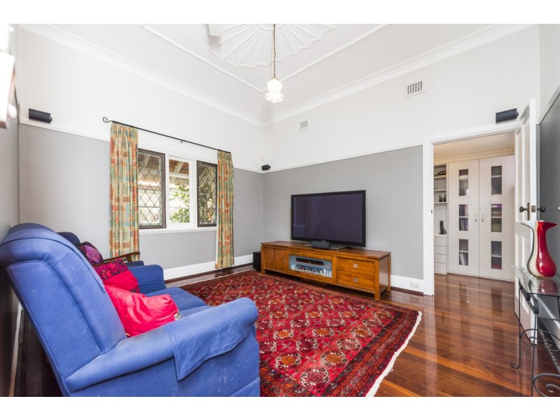 98 Holland Street, Wembley WA 6014